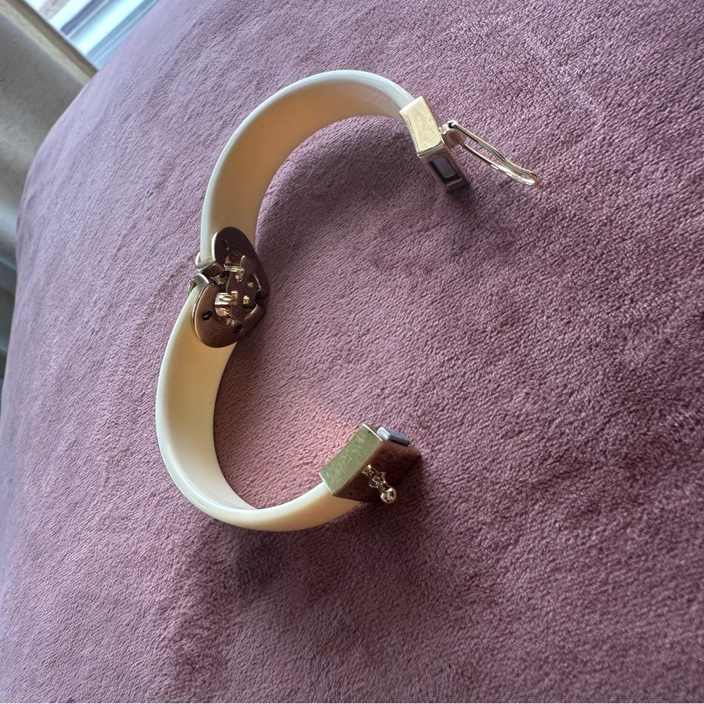 Tory Burch Logo Resin Bracelet - Magnetic & Clasp - Ivory & Gold - Picture 6 of 11